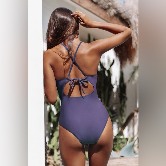 NEW Cupshe Purple High-Neck Cut-Out One-Piece Swimsuit Bathing Suit Size Medium - Picture 5 of 10